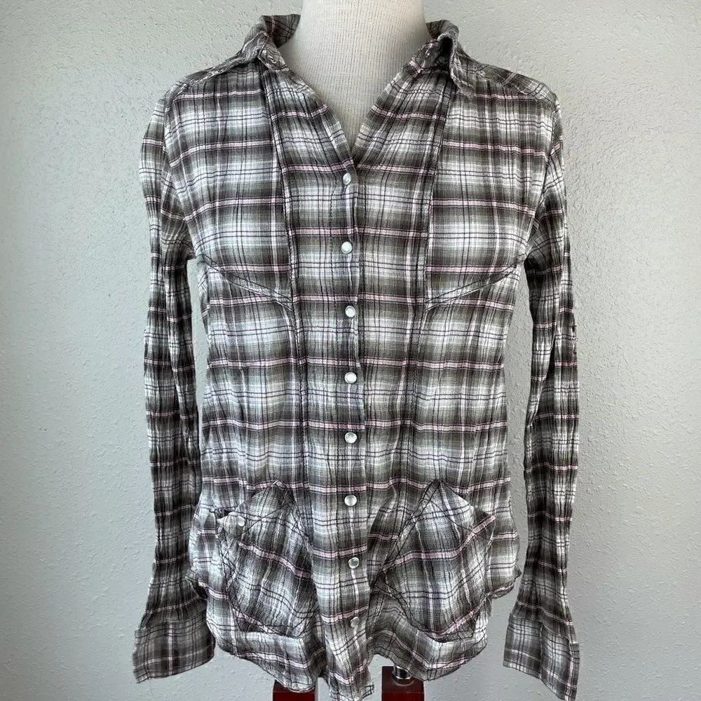Athleta Pearl Button Down Shirt Size S EUC